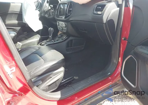 2019 Jeep Compass Limited 4X4 z USA, uszkodzony, nr VIN 3C4NJDCB7KT596110